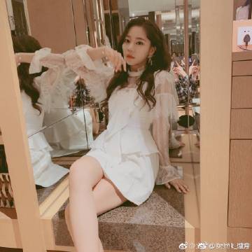 极品粉嫩小泬白浆20p截图