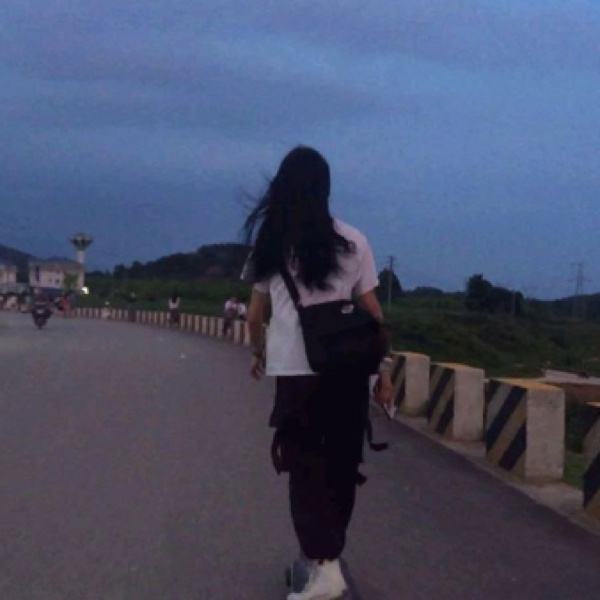 超能陆战队骑自行车